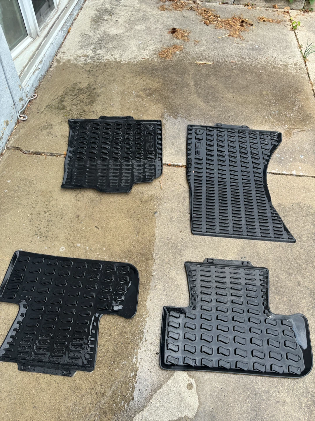 Q5- Audi 2016 Set of 4 All-Weather Floor Mats OEM