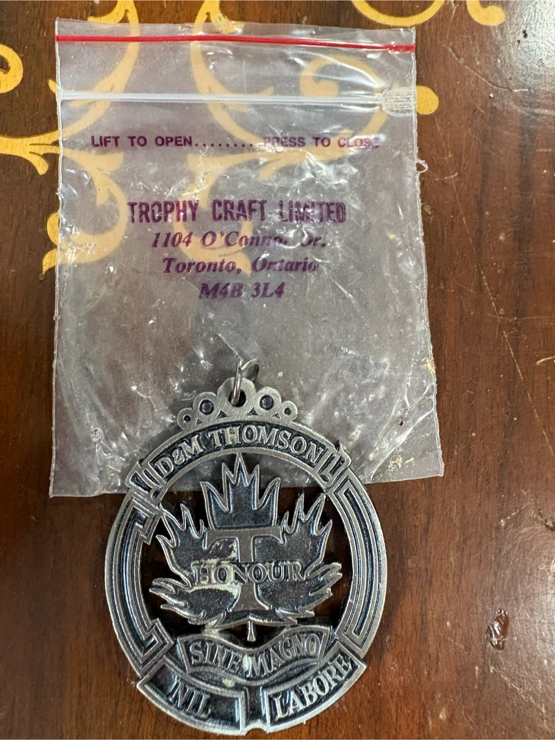 Vintage D&M Thomson Honour Medal - photo 3