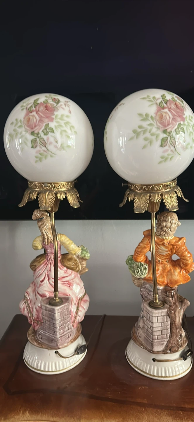 Vintage Porcelain Figurine Lamps (Pair) - photo 3