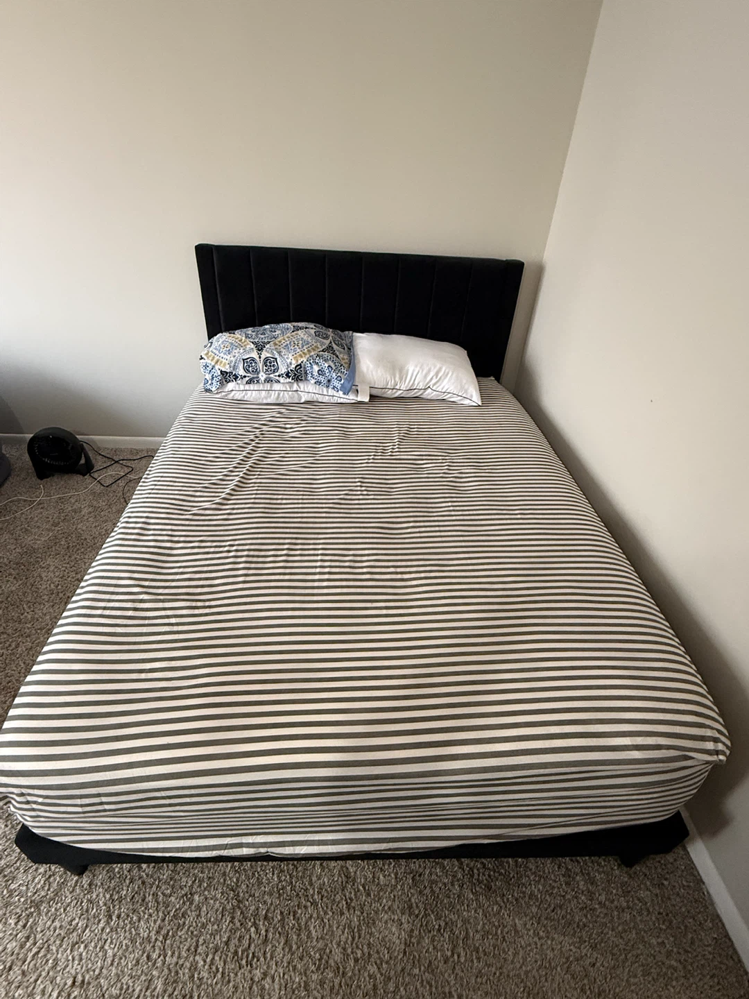 Full Size Bed Frame + Mattress – Excellent Condition - photo 3