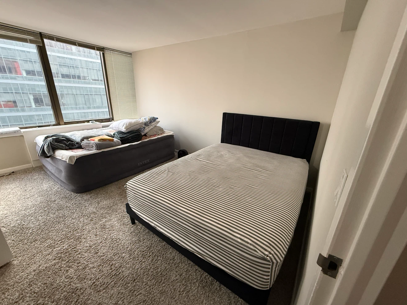 Full Size Bed Frame + Mattress – Excellent Condition - photo 4