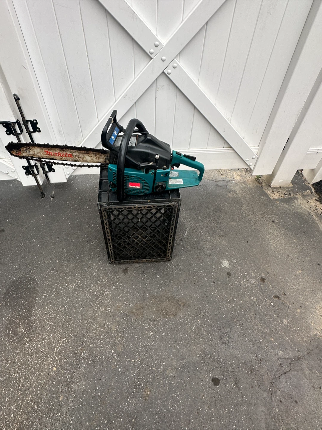 Makita Chainsaw
