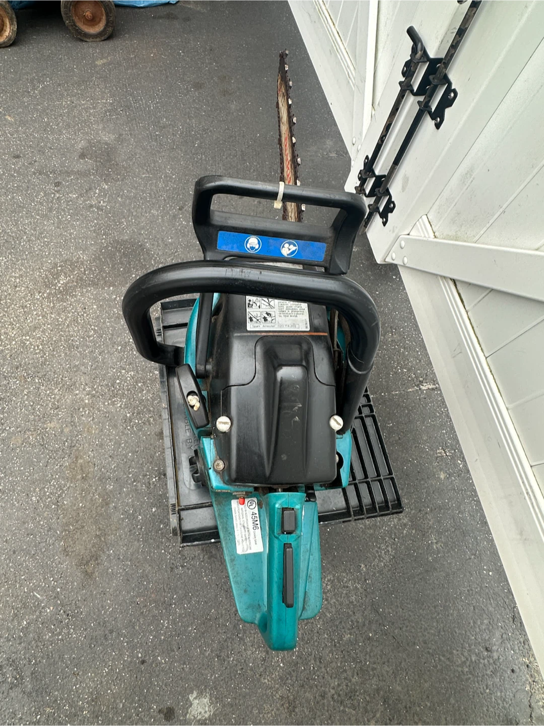 Makita Chainsaw - photo 3