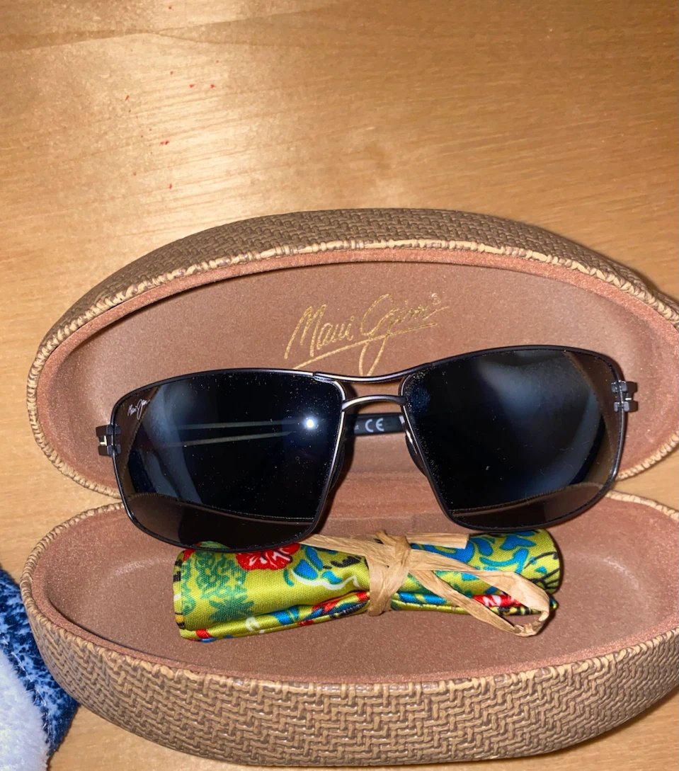Maui Jim Sunglasses with Case - photo 2