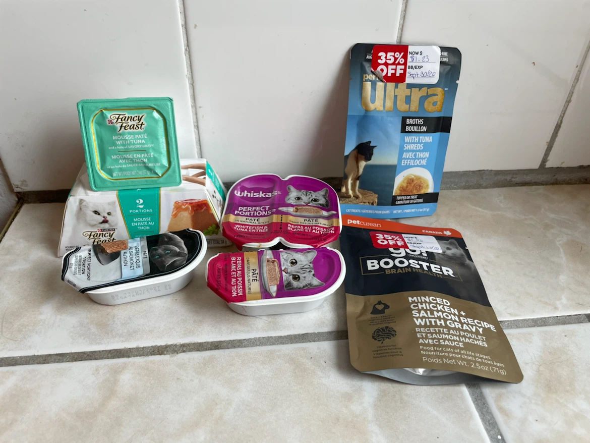 Wet Cat Food Lot