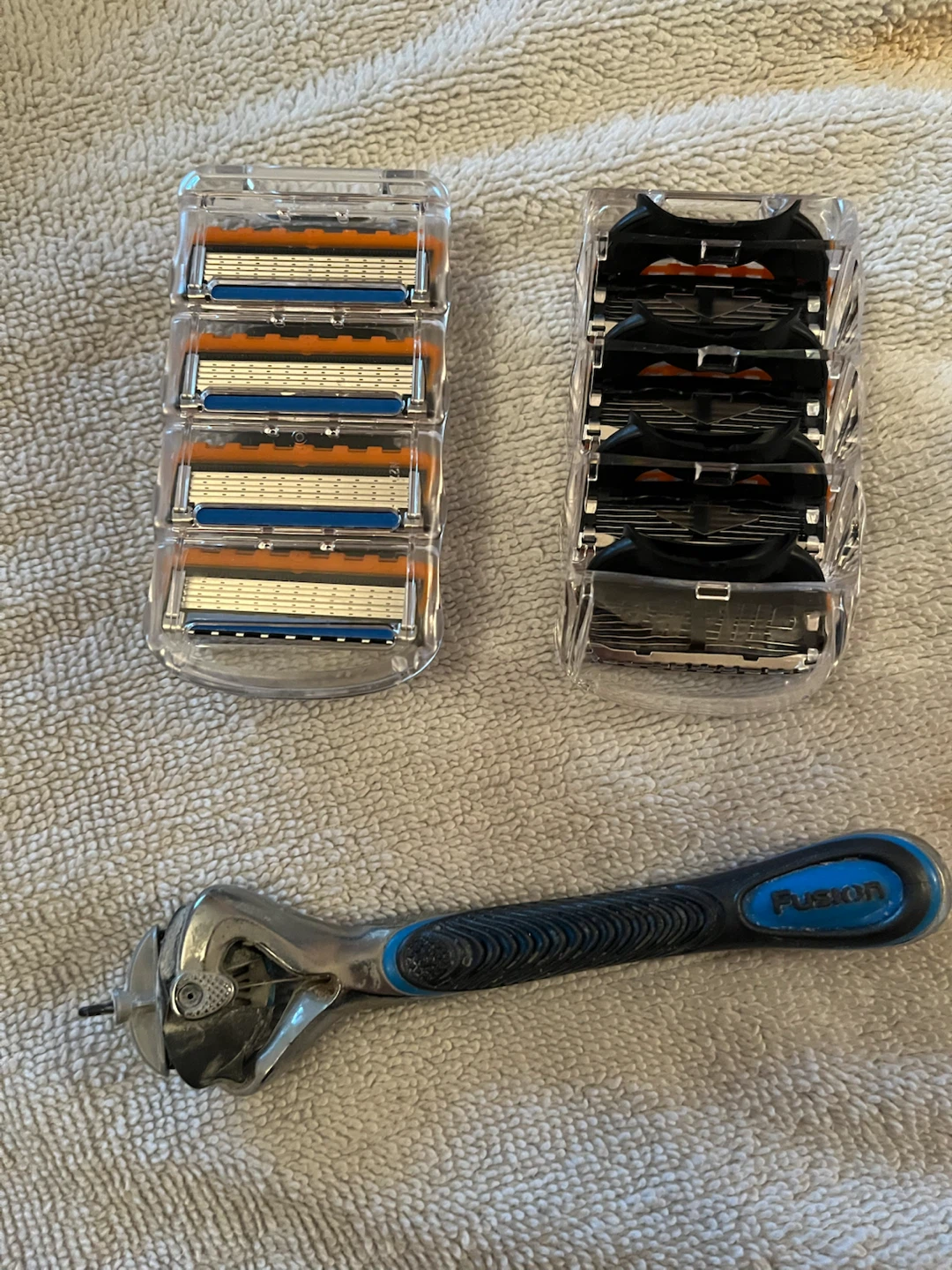 Gillette Fusion Razor Handle and Replacement Blades - photo 2