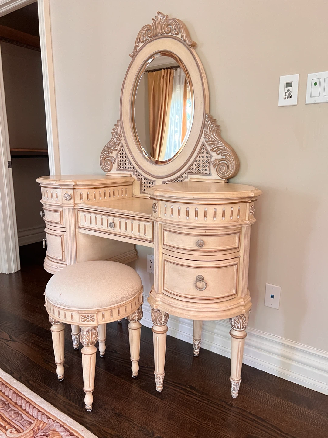 Antique Vanity Set with Stool - photo 2