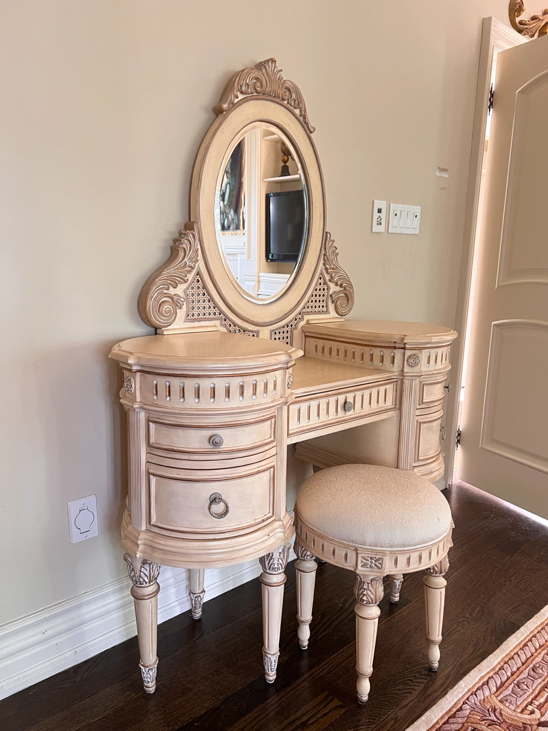Antique Vanity Set with Stool - photo 3