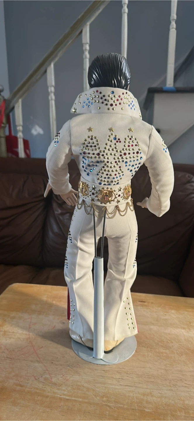Elvis Presley Porcelain Doll by Danbury Mint - photo 2