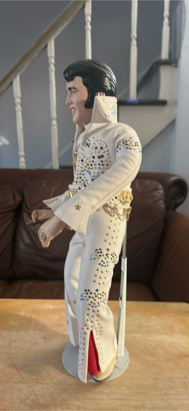 Elvis Presley Porcelain Doll by Danbury Mint - photo 3