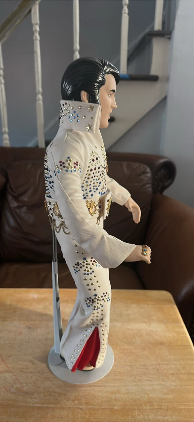 Elvis Presley Porcelain Doll by Danbury Mint - photo 4