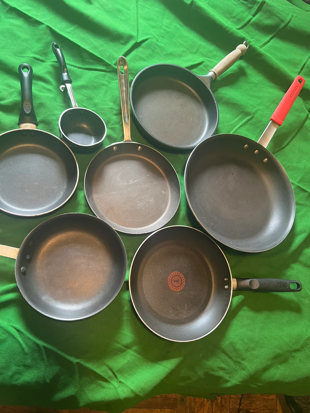 Assorted Frying Pans and Saucepan