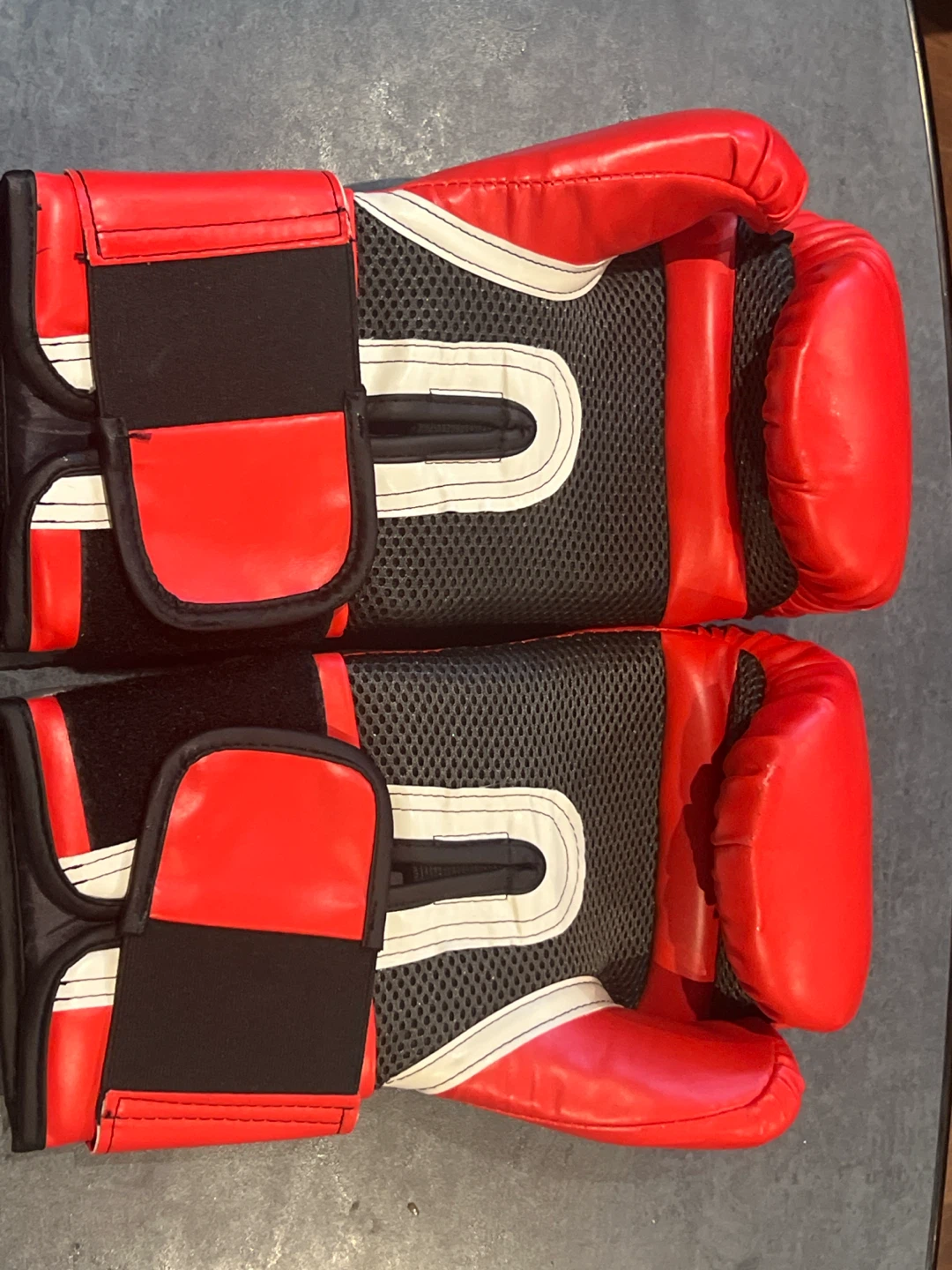 Everlast 14oz Boxing Gloves - photo 2