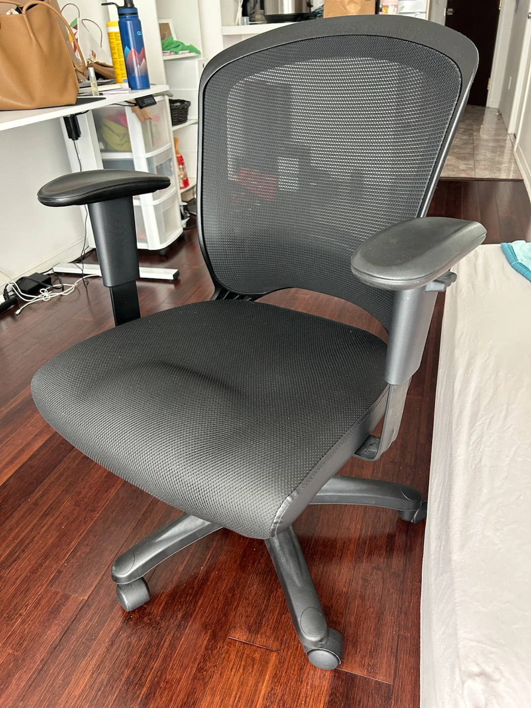 New Ergonomic Black Mesh Office Chair