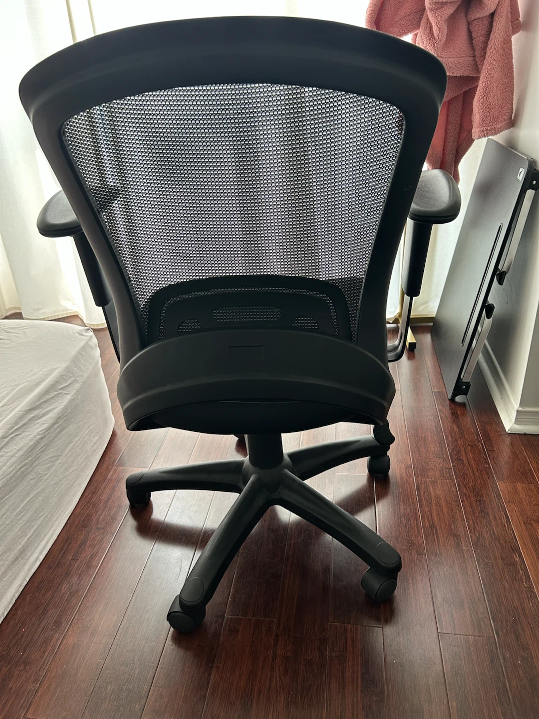 New Ergonomic Black Mesh Office Chair - photo 3