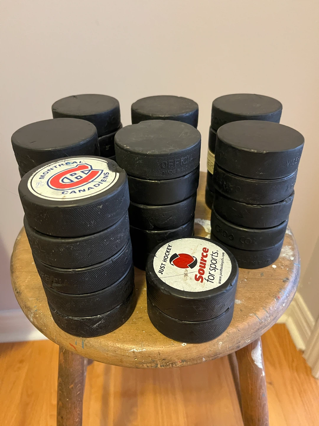 Used hockey pucks - photo 2