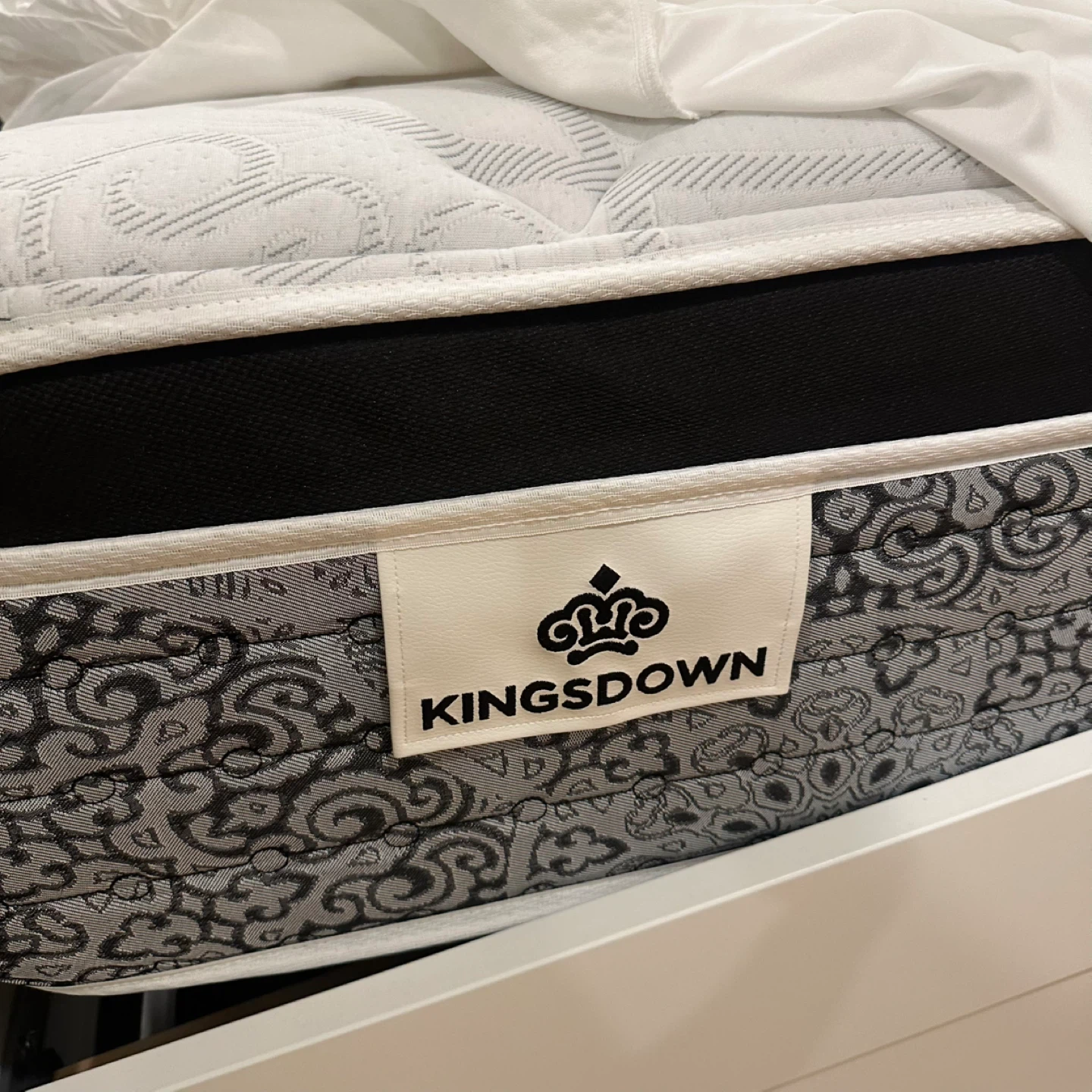 NEED TO BE GONE✨ Kingdown Queen Mattress