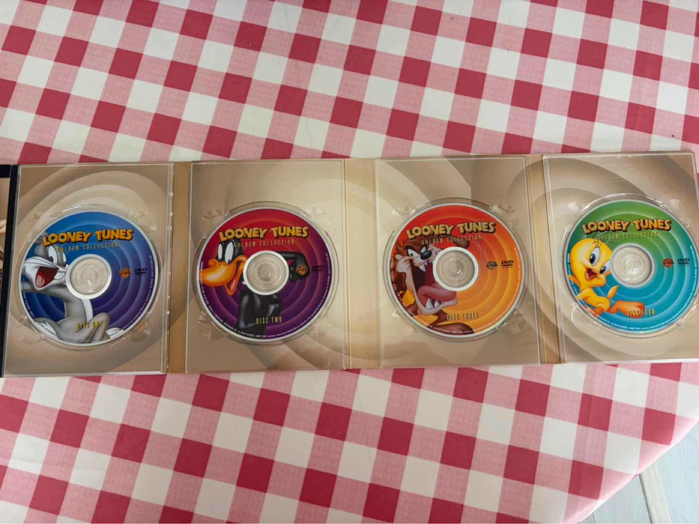 Looney Tunes Golden Collection 4-Disc DVD Set - photo 2