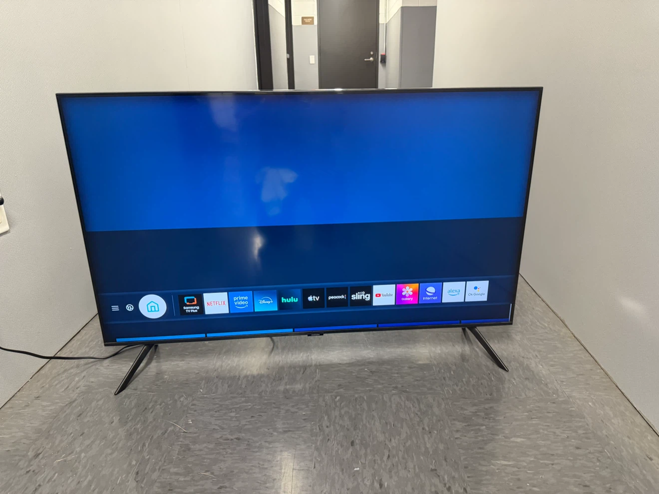 Samsung 65" 4K UHD Smart TV - photo 4
