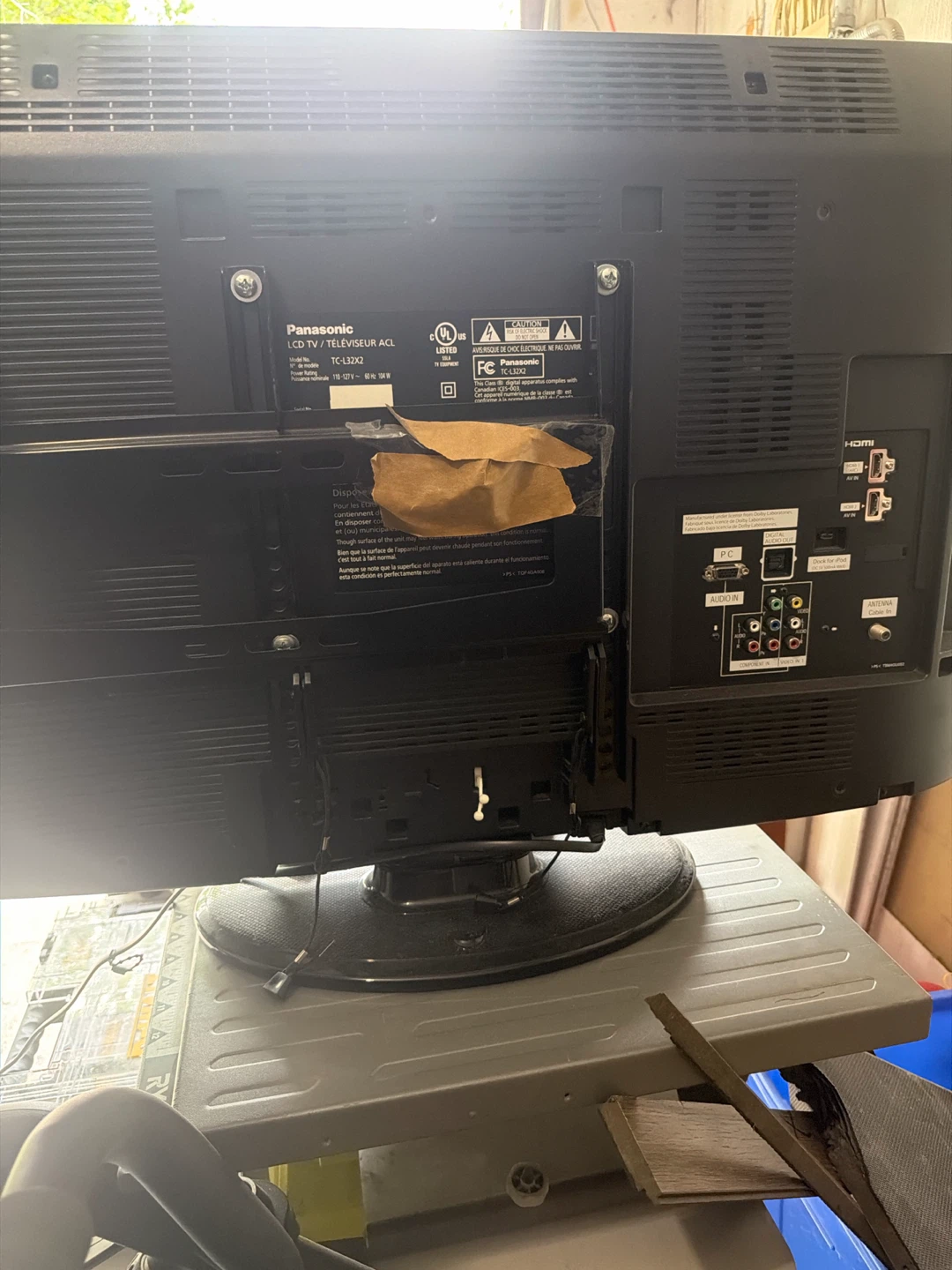 Panasonic LCD TV TC-L32X2 - photo 3