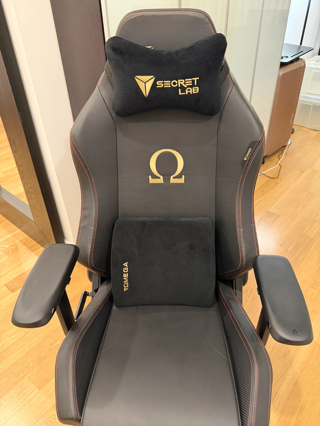 Secretlab Omega Gaming Chair - photo 2