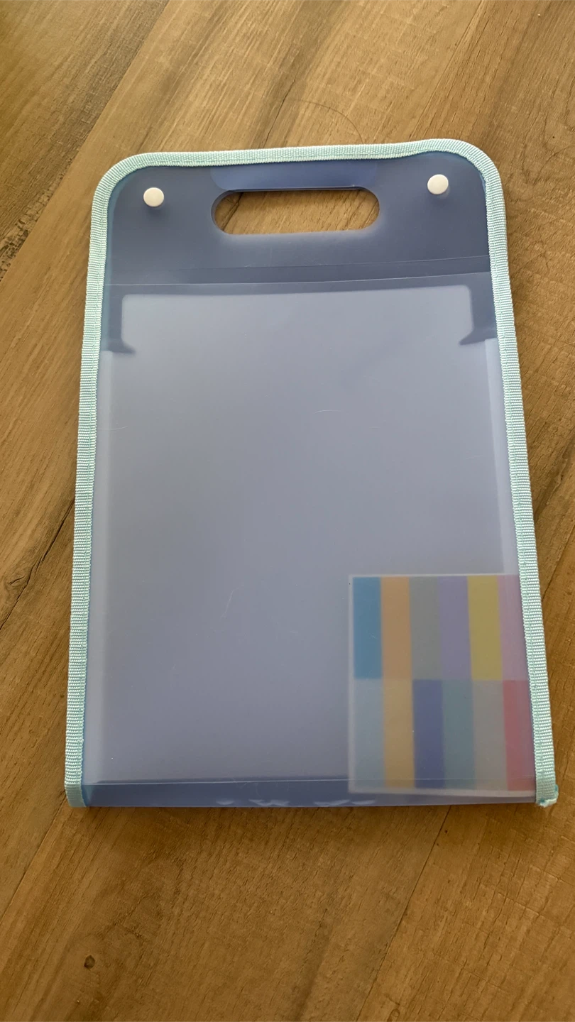 Expanding Document Organizer with Handle