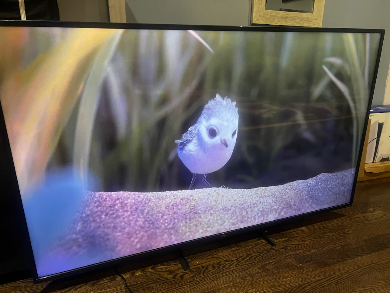 Roku TCL 65inch Tv selling - photo 2