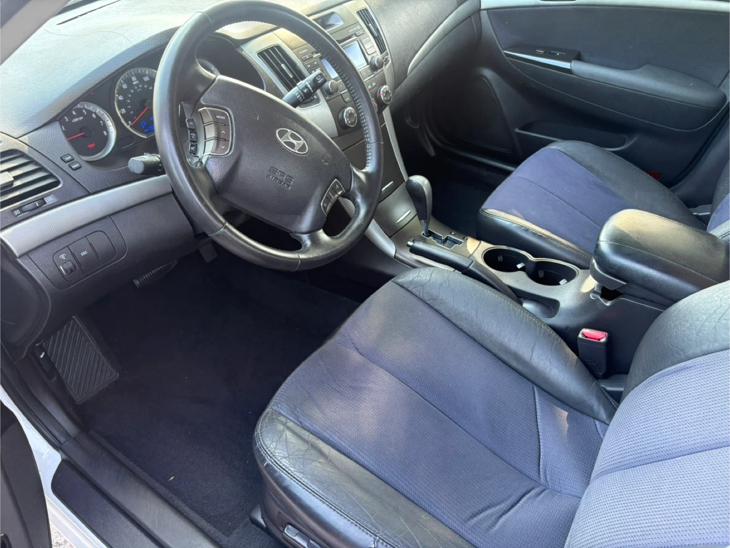White Hyundai Sonata Sedan. $2700 - photo 5