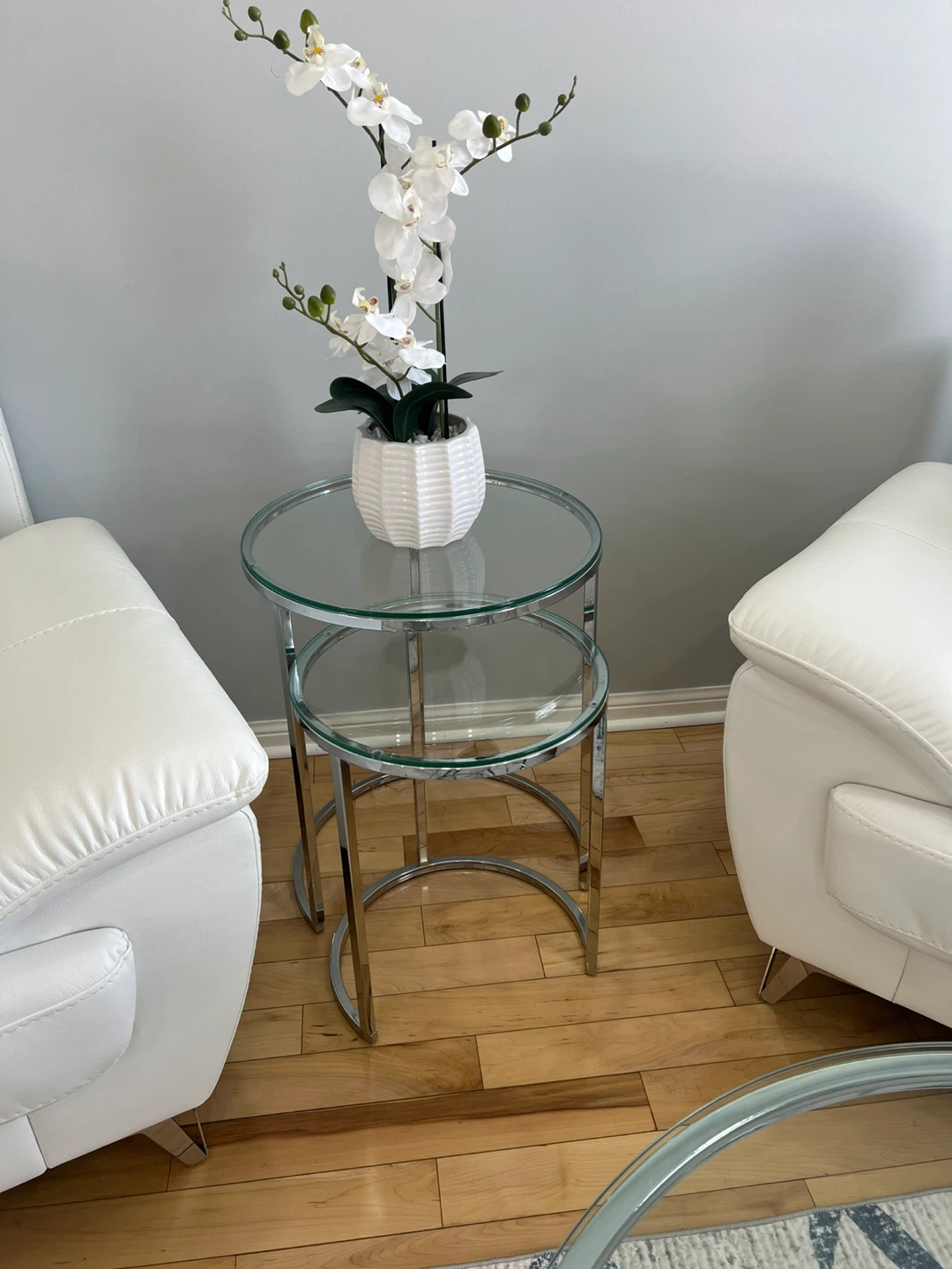 White Faux Leather Sofa Set,Glass & Chrome Nesting Tables - photo 4