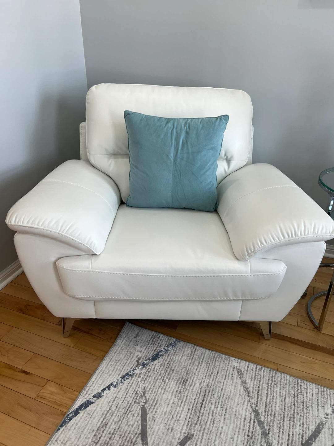 White Faux Leather Sofa Set,Glass & Chrome Nesting Tables - photo 3