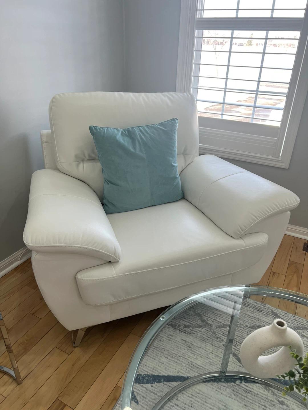 White Faux Leather Sofa Set,Glass & Chrome Nesting Tables - photo 5