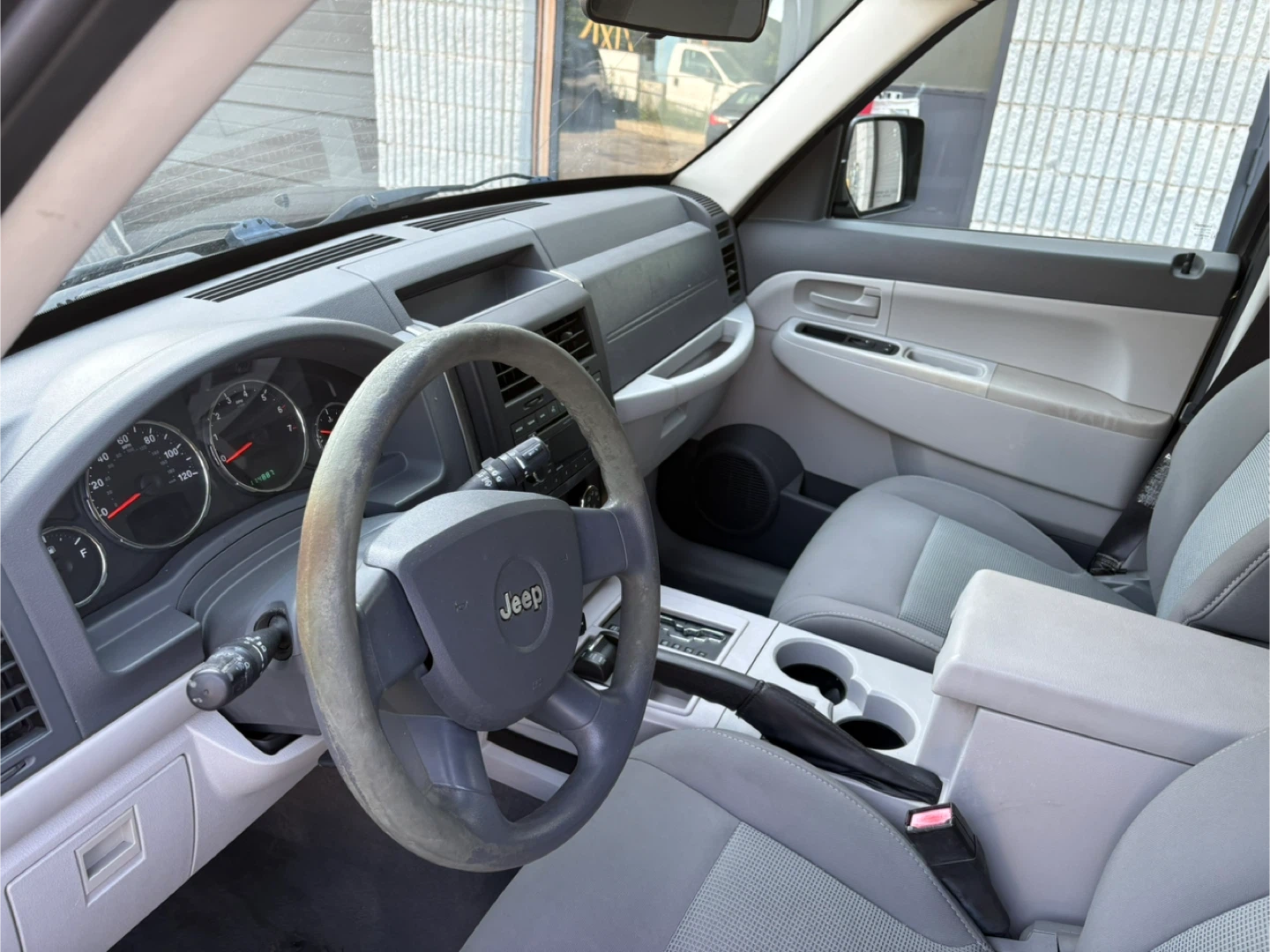 Black Jeep Liberty SUV 2800 - photo 5