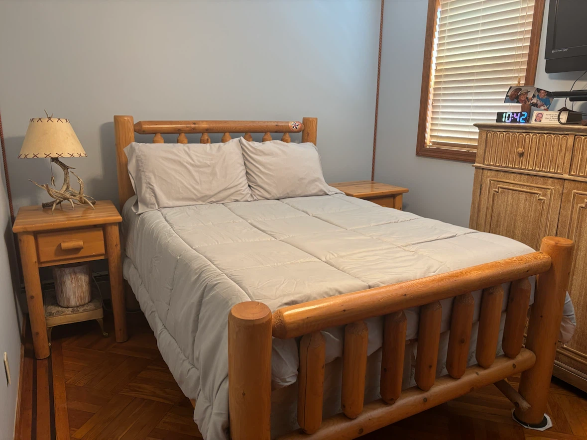 Log Cabin Style Bed Frame - photo 2