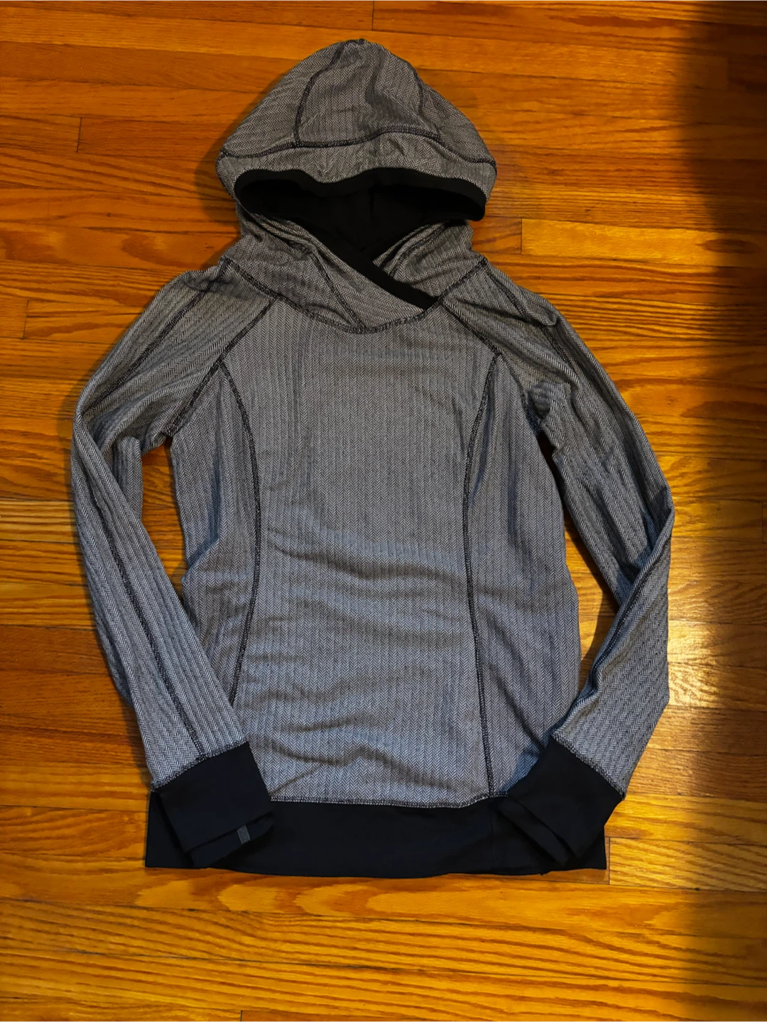 Lululemon Think Fast Hoodie - Size 8