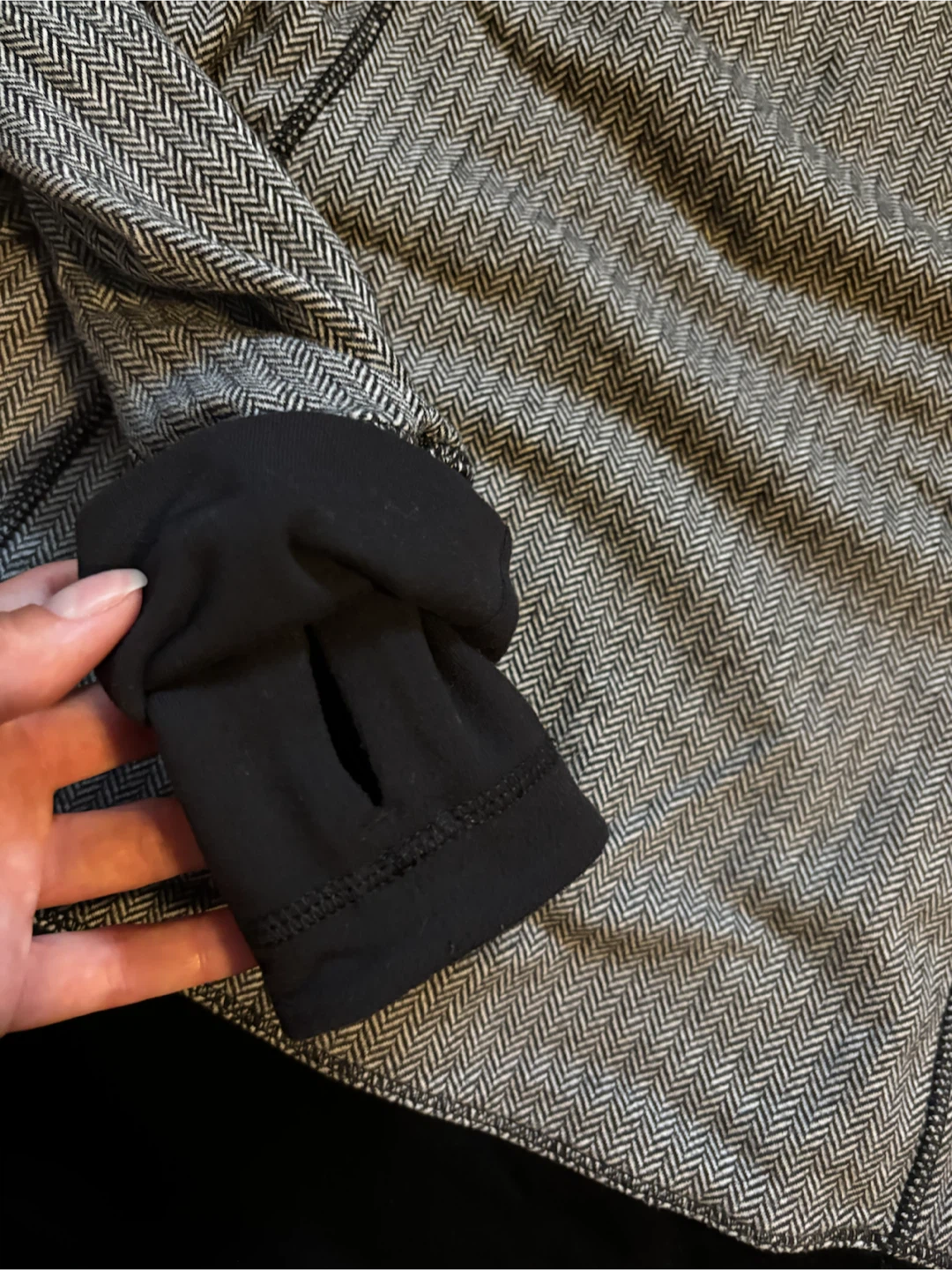 Lululemon Think Fast Hoodie - Size 8 - photo 2