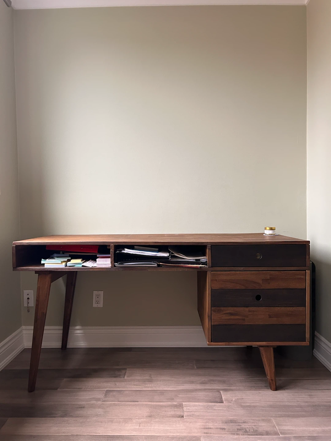 Wooden desk in great condition