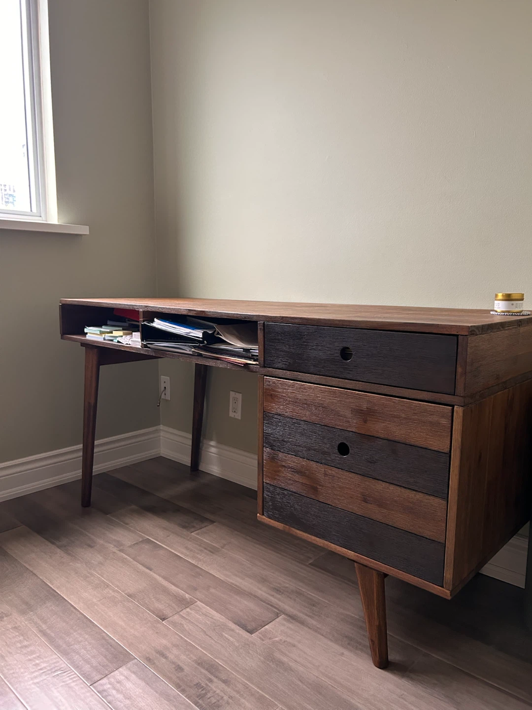 Wooden desk in great condition - photo 3