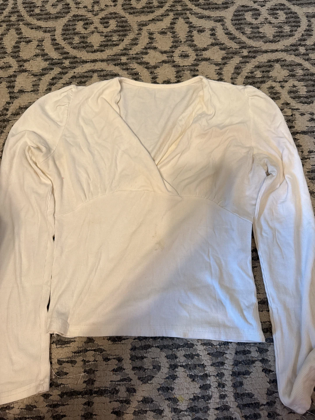Small White Ribbed V-Neck Long Sleeve Top