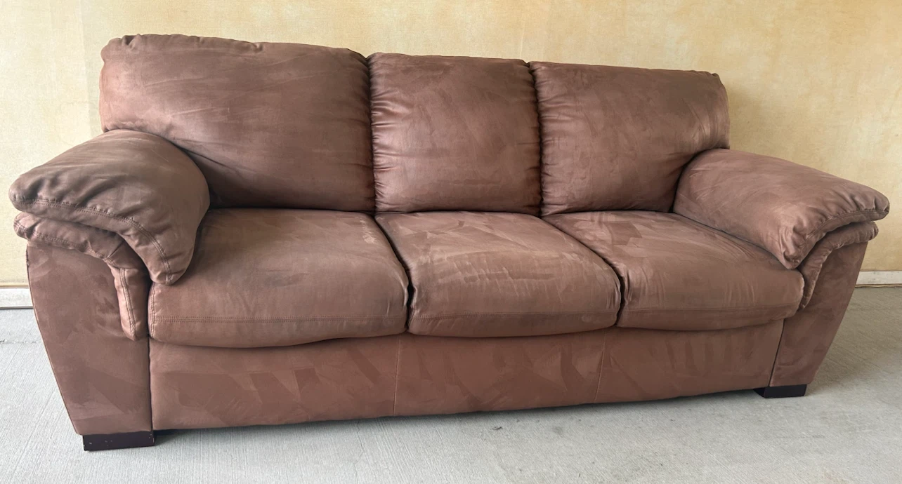 DELIVERY AVAILABLE! MICROFIBER SOFA + LOVESEAT FOR $350! - photo 2