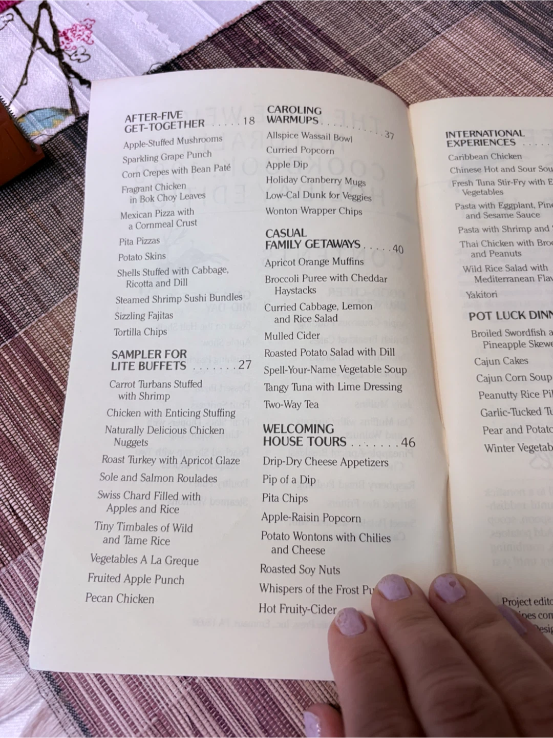 The Lose Weight Naturally Cookbook 1988 Holiday Edition - photo 4