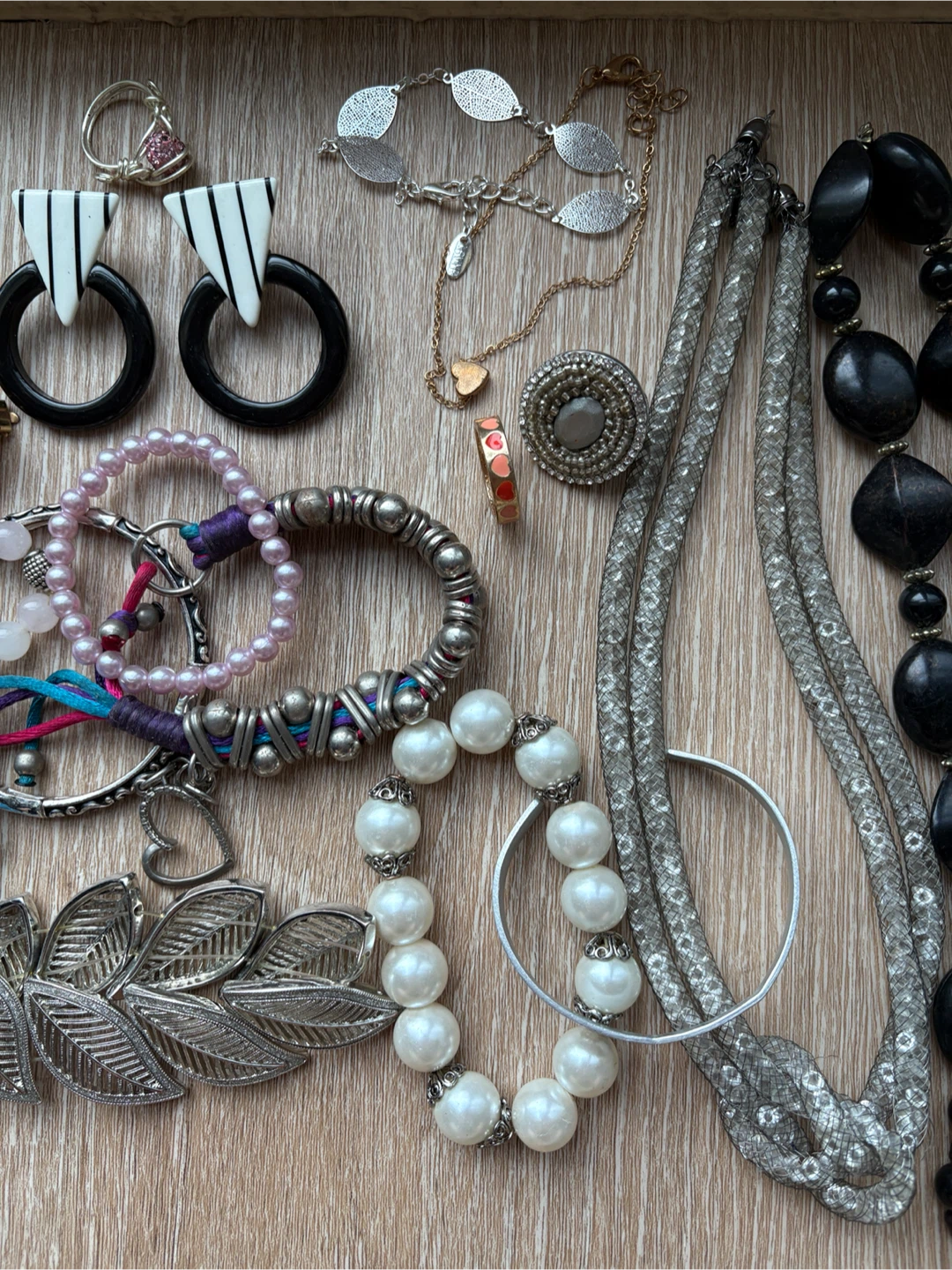 Assorted costume jewelry lot - photo 2