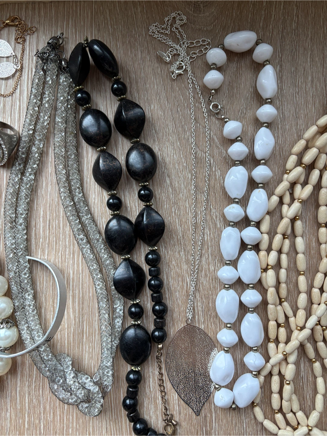 Assorted costume jewelry lot - photo 3