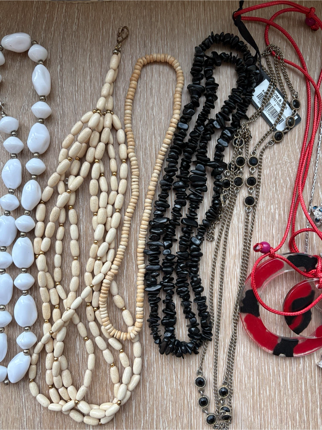 Assorted costume jewelry lot - photo 4