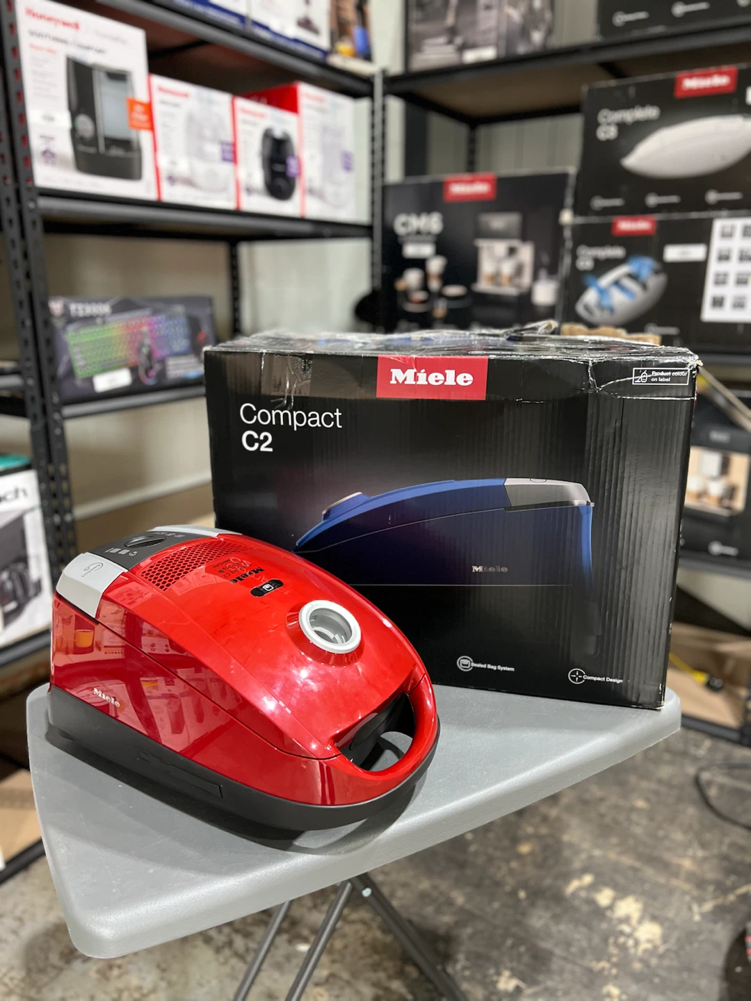 Compact C2 Cat & Dog PowerLine Canister vacuum