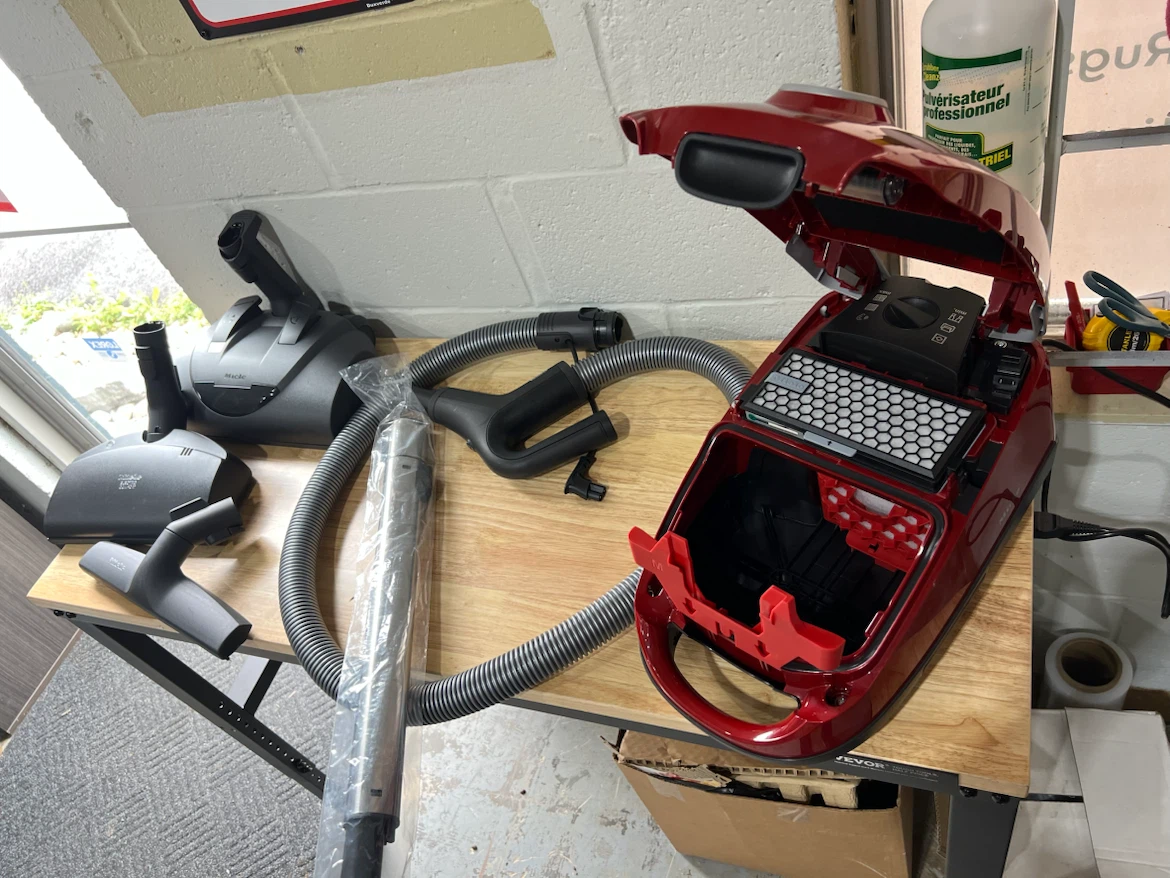 Compact C2 Cat & Dog PowerLine Canister vacuum - photo 2