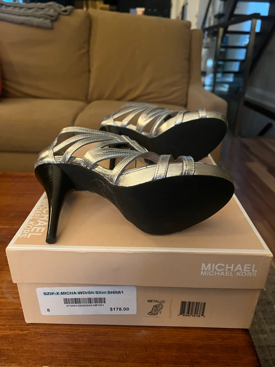 Michael Kors Silver Zipper Heels Size 8 - photo 2
