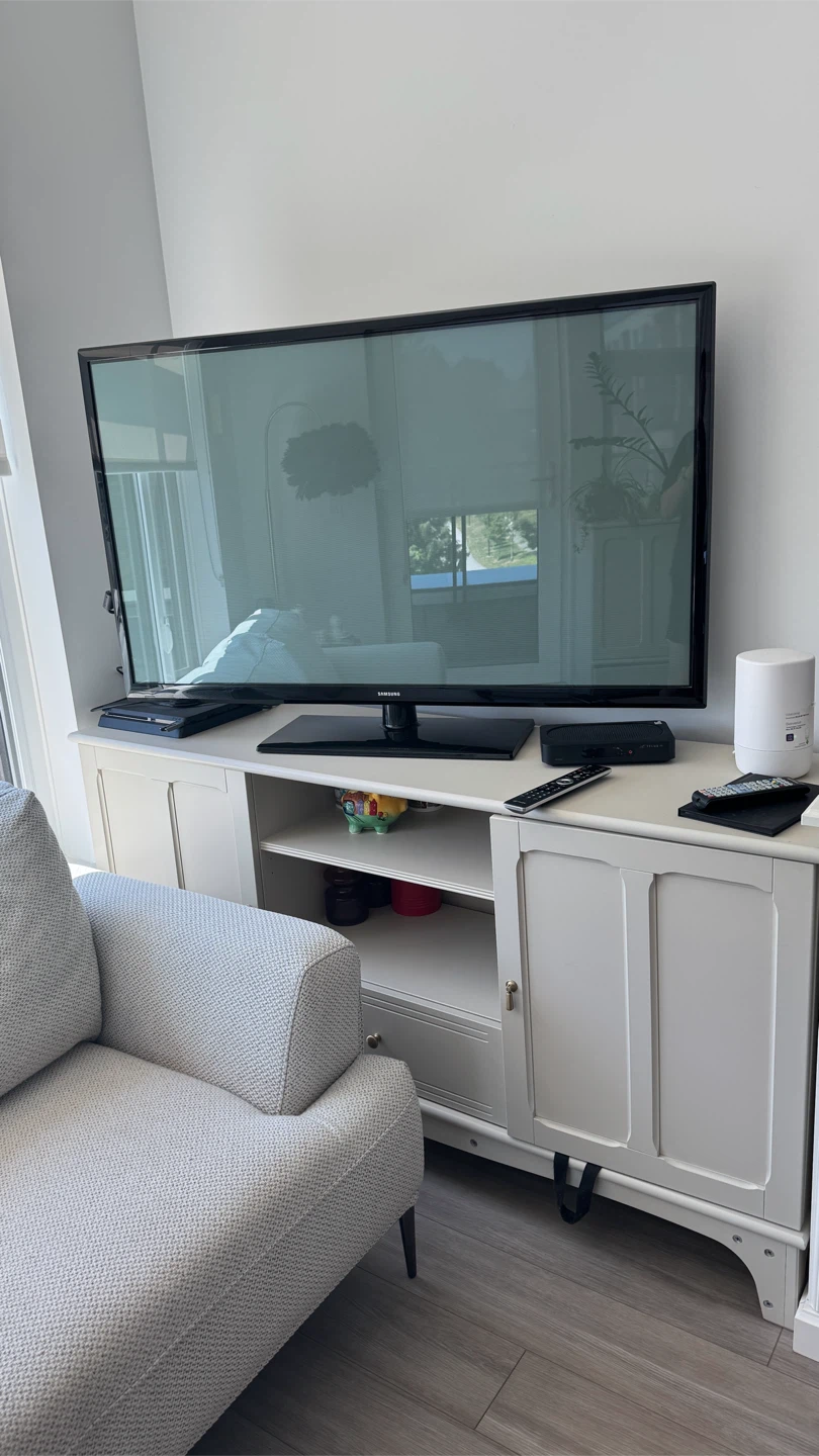 Samsung Flat Screen TV