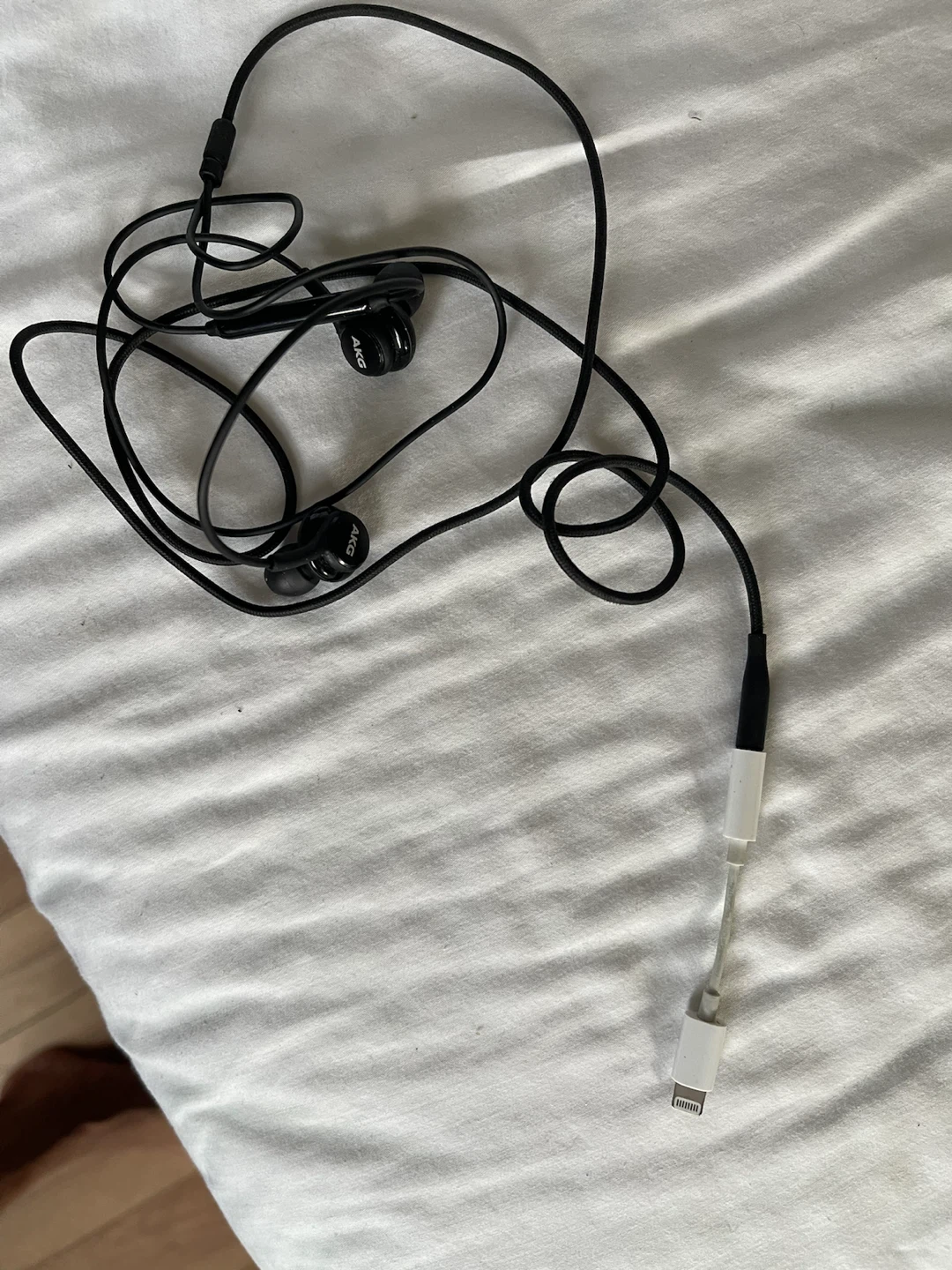AKG Black Earbuds - photo 2