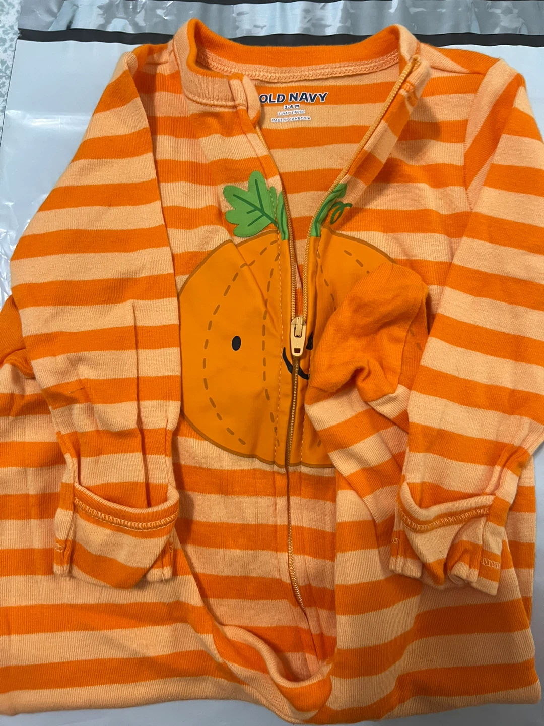 Old Navy Baby Pumpkin Striped Footie Pajamas - photo 2