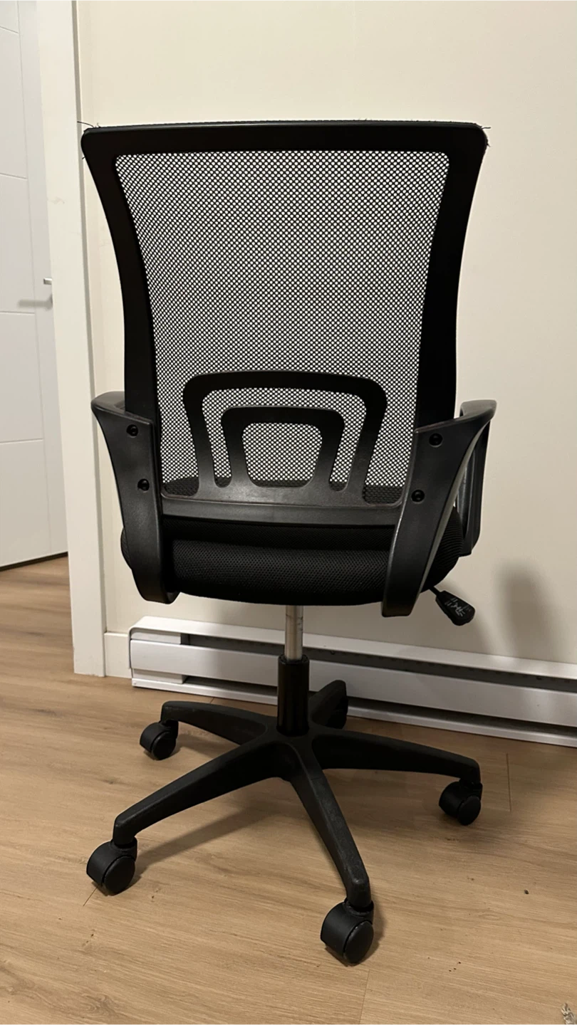 Black Mesh Office Chair - photo 2